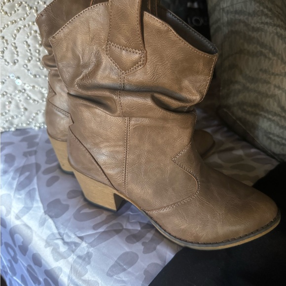 Slouched Short Cowgirl Boot Size 7 - Picture 9 of 10